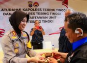 HPN Ke-80, Kapolres Tebingtinggi Beri Kejutan Kue Untuk Wartawan