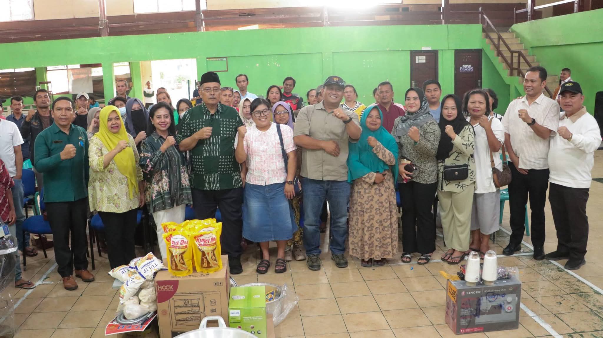 Bupati Dairi Serahkan 45 Paket Bantuan KUBE Dari Provinsi Sumut