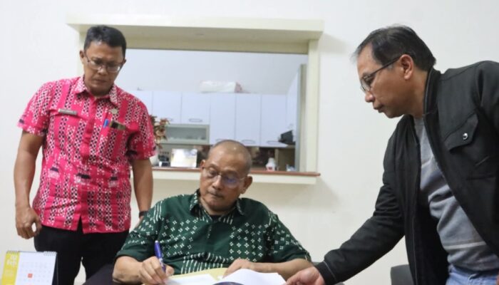 Bupati Dairi Berhentikan Sementara Direksi Perumda Pembangunan