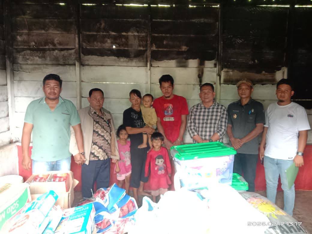 Pemkab Humbahas Berikan Bantuan Korban Kebakaran Di Parlilitan