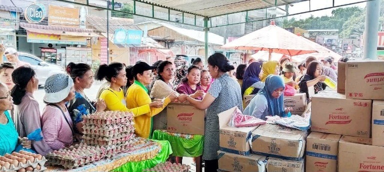 Gerakan Pangan Murah Simalungun Di Parapat Diserbu Warga