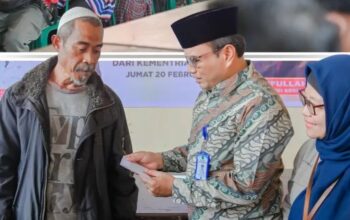 Wali Kota Padangsidimpuan Serahkan Bantuan Kemensos Ke 104 KK Terdampak Bencana