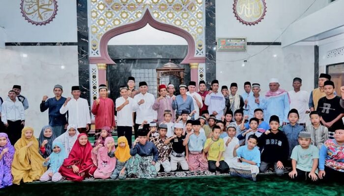 Bupati Simalungun Shalat Tarawih Bareng Warga Limag, Ajak Perbaiki Diri