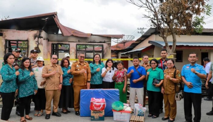 TP PKK Pematangsiantar Serahkan Bantuan Korban Kebakaran