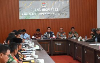Bupati Humbang Hasundutan Mediasi Konflik PT ESS Dengan Masyarakat