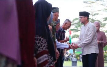 Bupati Labusel Hadiri Safari Ramadhan Di Masjid Nurul Iman PT Asam Jawa