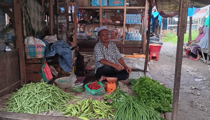 712 Pedagang Sembako di Panyabungan Tak Mau Pindah ke Los Pasar Baru