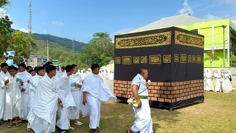 425 Siswa MAN 1 Padangsidimpuan Ikuti Manasik Haji