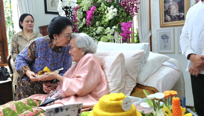 Megawati Ucapkan Duka Mendalam Atas Meninggalnya Istri Kapolri Hoegeng