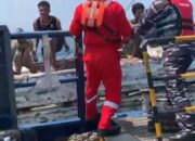 PHE WMO Berhasil Evakuasi 6 ABK KLM Sejarah Tirta Abadi yang Nyaris Tenggelam di Perairan Gresik