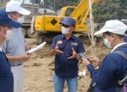 Yayasan Budha Tzu Chi Bantu Alat Berat Pembersihan Lumpur Kampung Kesehatan