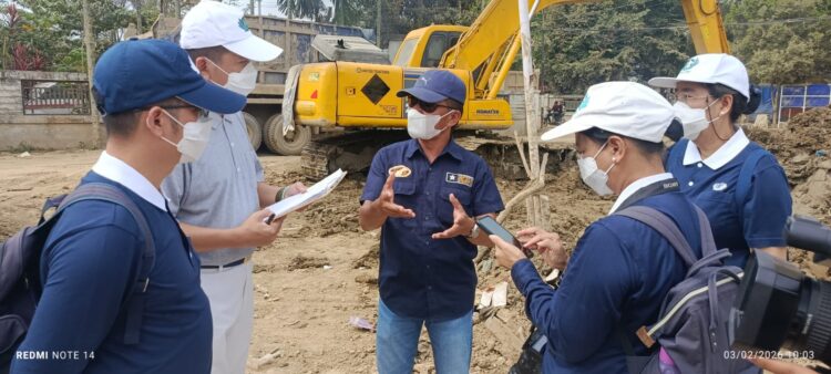 Yayasan Budha Tzu Chi Bantu Alat Berat Pembersihan Lumpur Kampung Kesehatan