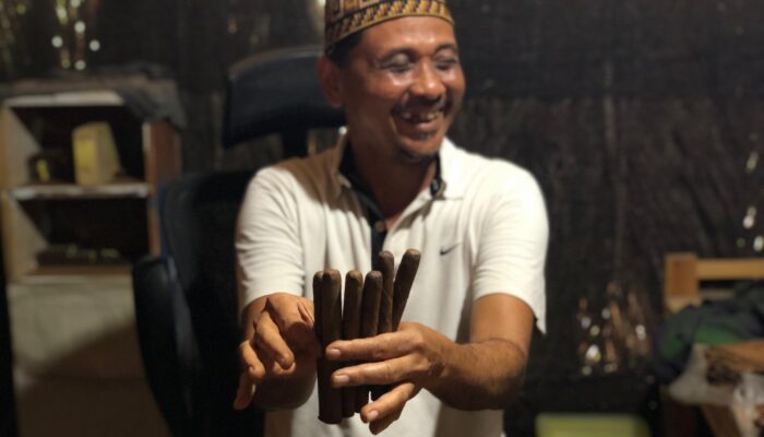 UMKM Bakong Aceh Kembangkan Cerutu Berbahan Tembakau Lokal