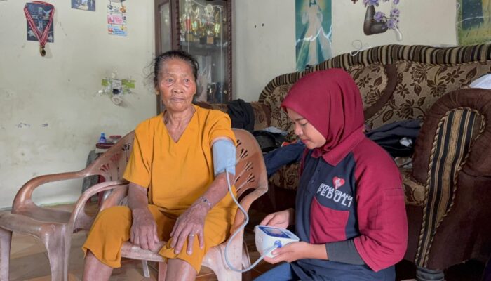 Artha Graha Peduli dan GulaVit Bantu Warga Medan Dapatkan Sembako Murah