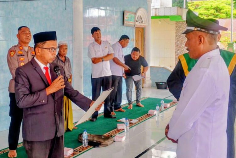 Sofyan Dilantik Jadi Keuchik Rambayan Kupula, Camat Tekan Akuntabilitas dan Transparansi