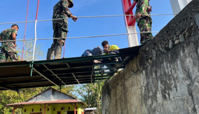 Satgas Gulbencal Kodam I/BB Rampungkan Perehaban Jembatan Gantung Penghubung Desa