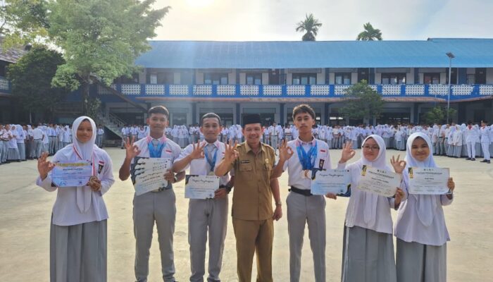 Baru Jabat Kepsek SMANTig, Muktar Janan Langsung Borong Prestasi Spektakuler