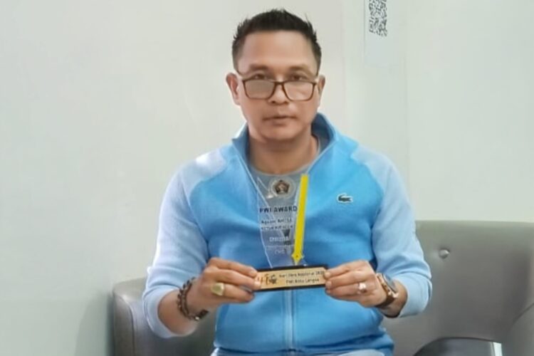 Dua Pengabdian, Satu Nama: Agusni AH Raih PWI Kota Langsa Award 2026