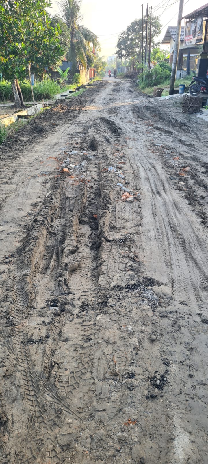 Jalan dan Drainase Rusak, Warga Tumpatan Tuntut Perbaikan dari Developer Grand Lestari