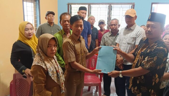 Puluhan Pendukung Iringi Incumbent Daftar Pilkades Durian