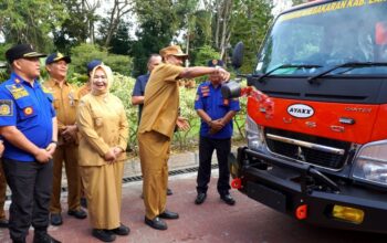 Syah Afandin Ajak ASN Fokus 30 Desa Wisata, Serahkan Santunan Dan Damkar 