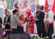 Bupati Labuhanbatu Terima Anugerah Kebudayaan Saat Peringatan Hari Pers Nasional