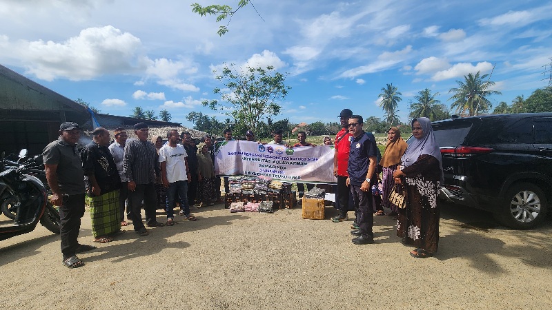 Jelang Ramadhan UTU Meulaboh Bantu Perlengkapan Shalat Korban Banjir