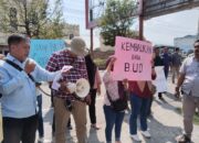 Aktifis TTB Orasi Di Kejari Tebingtinggi Terkait Masalah Hukum