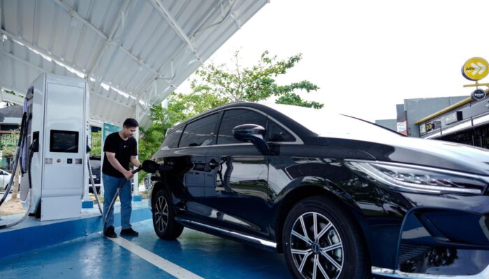 Permudah Mobilitas Kendaraan Listrik, PLN Operasikan 4.655 SPKLU Sepanjang 2025