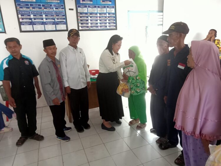 Serahkan CSR ke Warga, Kadis PMD Deliserdang Apresiasi Bumdes Rugemuk Mandiri