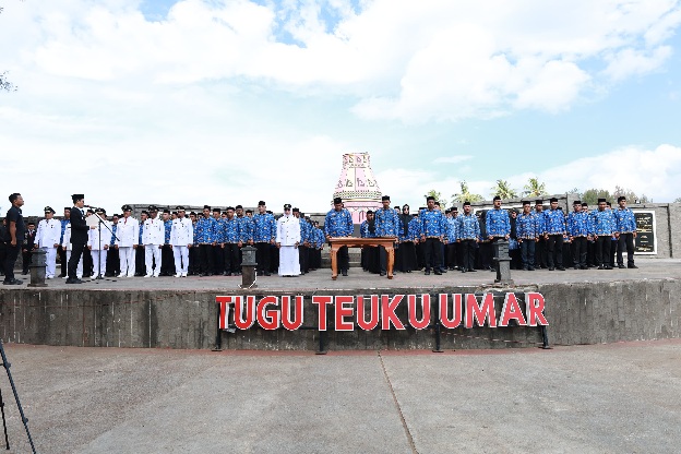 Bupati Aceh Barat Lantik 132 Pejabat Di Tugu Teuku Umar