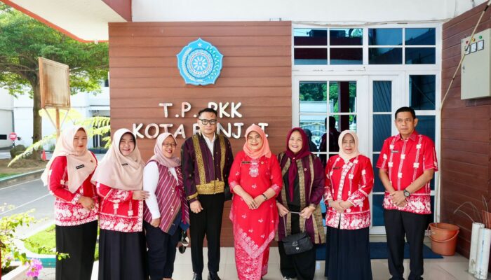 Kukuhkan Pengurus Dekranasda Kota Binjai, Wali Kota Berharap Jadi Wadah Pembinaan Pelaku UMKM