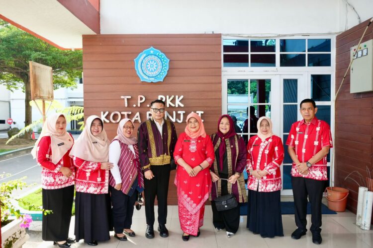 Kukuhkan Pengurus Dekranasda Kota Binjai, Wali Kota Berharap Jadi Wadah Pembinaan Pelaku UMKM