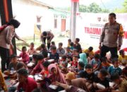 Mahasiswa STIK Angkatan 83/WPS Dan Polres Agara Hadirkan Senyum Anak Lewat Trauma Healing Pascabanjir