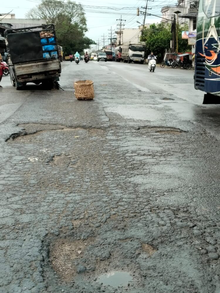 Banyak Ruas Jalan Nasional di Tebingtinggi Rusak