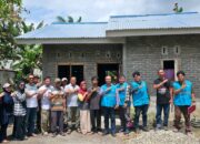 Senior Manager UBP Pangkalansusu Serahkan Bantuan Rumah Buat Warga Tanjung Pasir