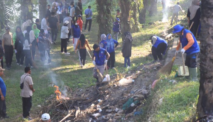 Gotong Royong Gerakan Indonesia Asri, Pemko Binjai Tanam 50 Bibit Pohon di Sekitar Pasar Tavip