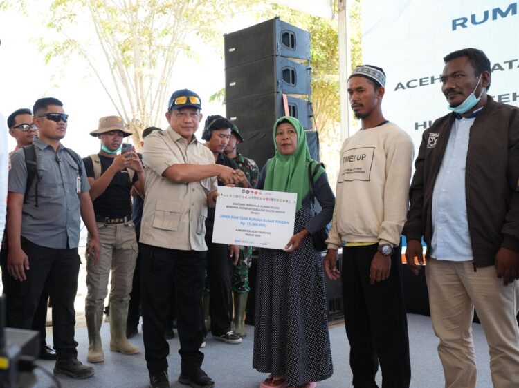 Korban Banjir Aceh Tamiang Terima Bantuan Stimulan Rumah Rusak