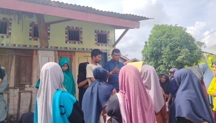 Redam Aksi Protes Warga, Pj Geusyik Hagu Selatan Minta Data Penerima Bantuan Rumah Korban Banjir Diverifikasi Ulang