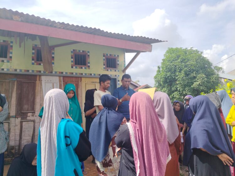 Redam Aksi Protes Warga, Pj Geusyik Hagu Selatan Minta Data Penerima Bantuan Rumah Korban Banjir Diverifikasi Ulang