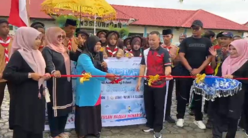 Hari Jadi Ke-16, SMAN 3 Seunagan Gelar Jalan Sehat