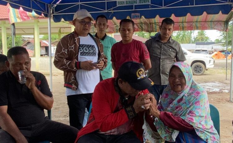 Isak Tangis Nek Tigade Jelang Ramadhan: “Rumahku Sudah Jadi Sungai!”, HRD Siapkan Huntara