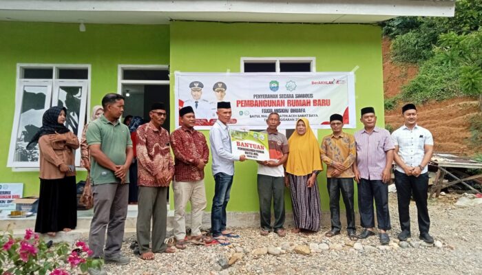 Baitul Mal Abdya Serahkan 25 Rumah Layak Huni