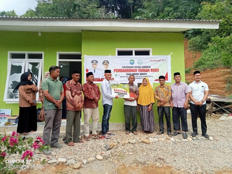 Baitul Mal Abdya Serahkan 25 Rumah Layak Huni