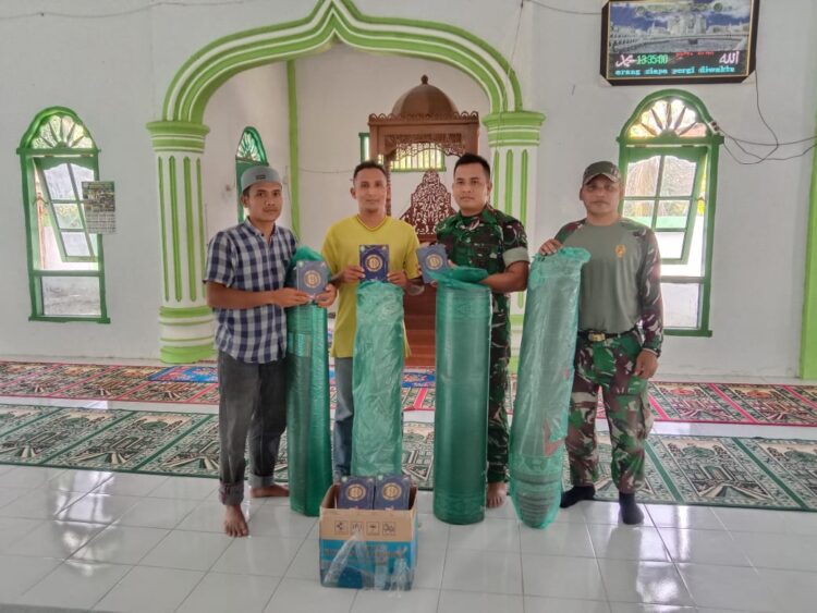 Kodim 0108/Agara Salurkan Sajadah Ambal dan Alquran ke Masjid serta Pesantren Terdampak Bencana