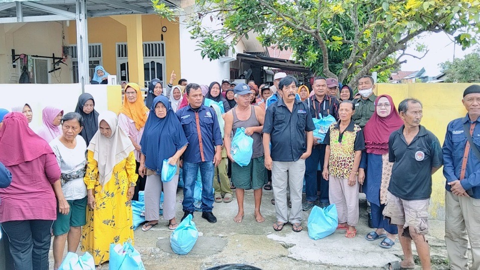 Jelang Ramadhan IWO Batubara Bagikan Ratusan Paket Sembako