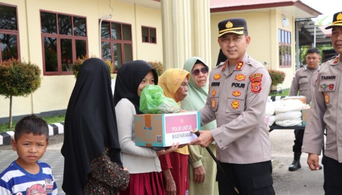 Sembelih 4 Ekor Sapi, Polres Aceh Singkil Salurkan Daging Meugang Masyarakat