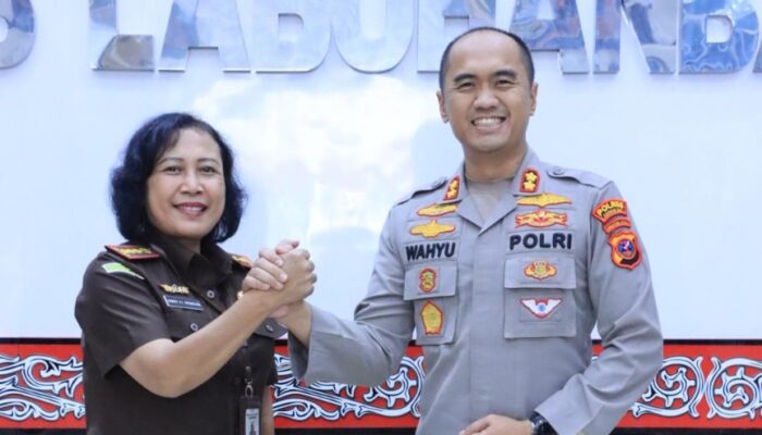 Kajari Labuhanbatu Kunjungi AKBP Wahyu Endrajaya