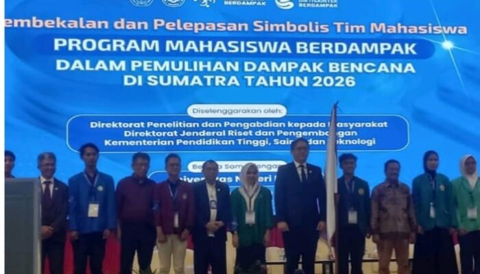 Mahasiswa STIKES Siti Hajar Bangun Gerai Kesehatan Komunitas, Desa Babo Bangkit Pascabanjir 2025