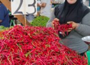 Belanja Masyarakat Kembali Turun, Harga Cabai Berjatuhan